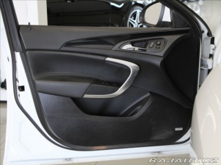 Opel Insignia 2,0 CDTi 4x4 AT Country T 2015