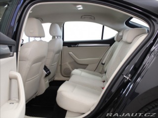Škoda Superb 2,0 TDi DSG Style Canton 2015