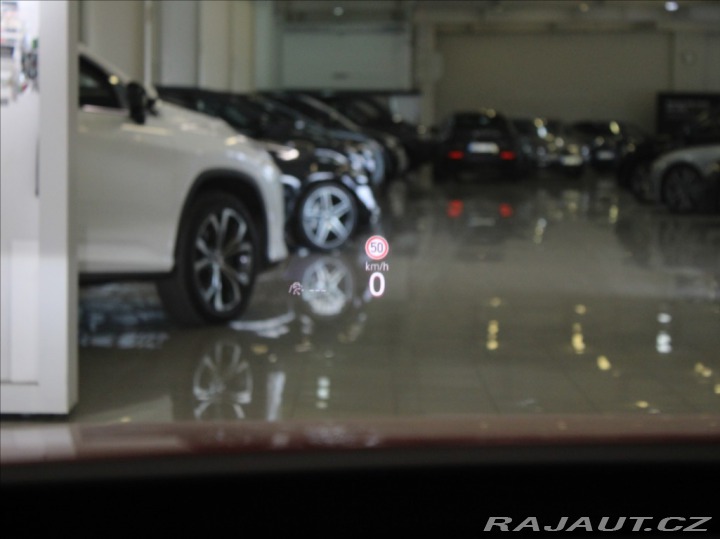 Volkswagen Passat 2,0 TDi R-Line PANO Tažné 2025