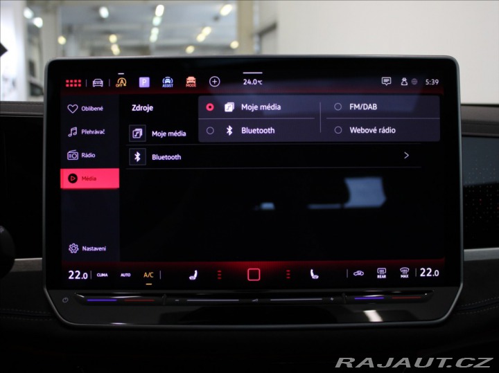 Volkswagen Passat 2,0 TDi R-Line PANO Tažné 2025
