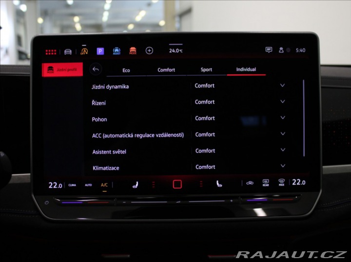 Volkswagen Passat 2,0 TDi R-Line PANO Tažné 2025