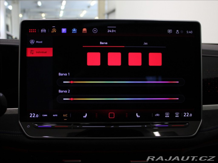 Volkswagen Passat 2,0 TDi R-Line PANO Tažné 2025