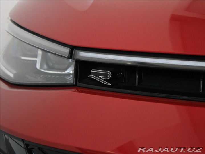 Volkswagen Passat 2,0 TDi R-Line PANO Tažné 2025