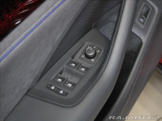 Volkswagen Passat 2,0 TDi R-Line PANO Tažné 2025