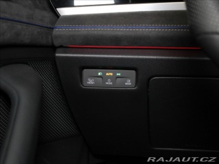 Volkswagen Passat 2,0 TDi R-Line PANO Tažné 2025