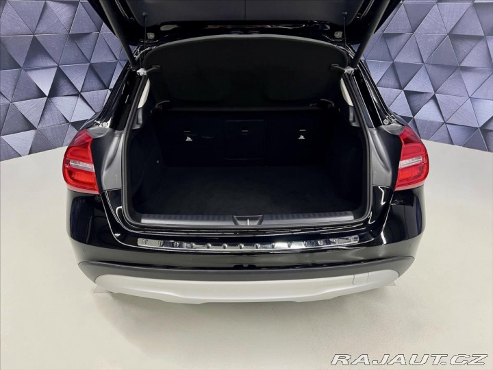 Mercedes-Benz GLA 220d 7G-TRONIC 4MATIC STY 2016