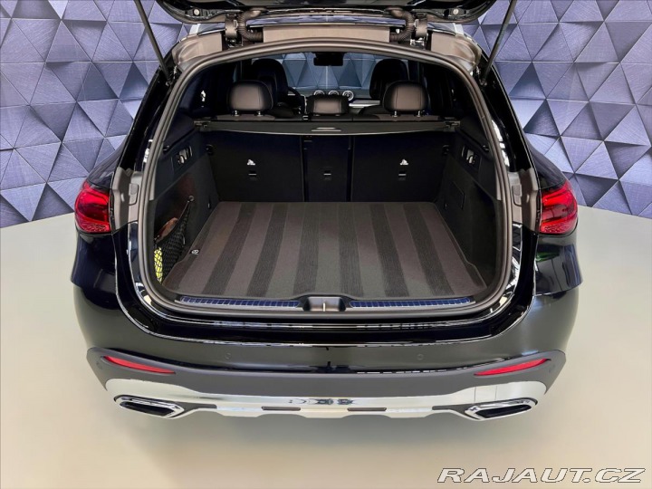 Mercedes-Benz GLC 220d 4MATIC AMG, DISTRONI 2025