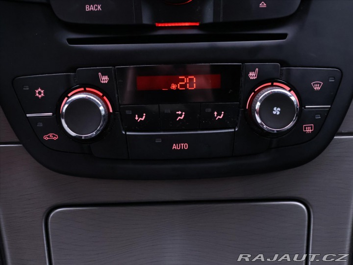 Opel Insignia 2,0 CDTI 118KW Sport Temp 2011