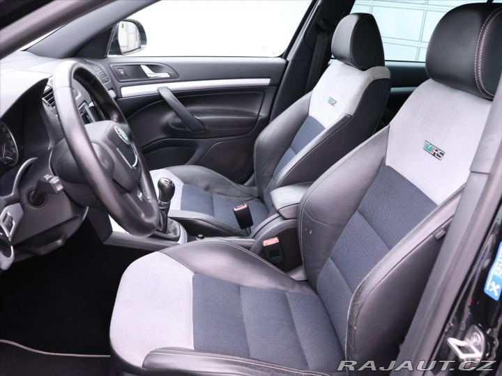 Škoda Octavia 2,0 TDI 125kW RS Xenon Na 2011