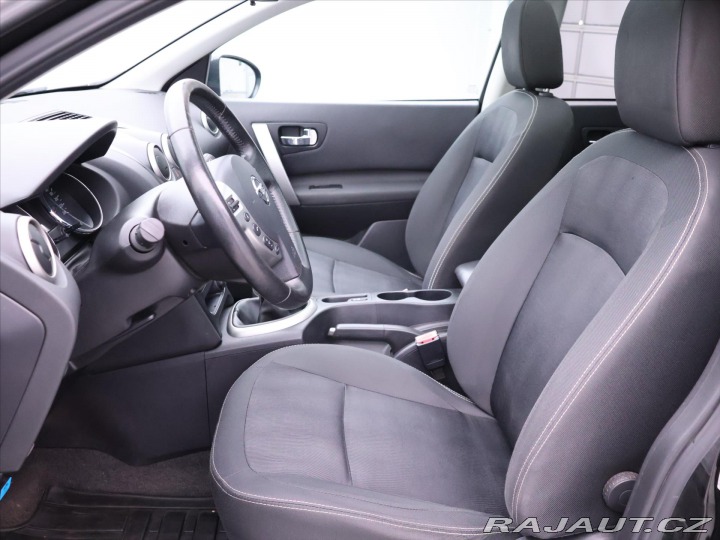 Nissan Qashqai 1,6 i 86kW Acenta CZ 1.M 2012