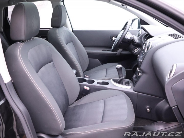 Nissan Qashqai 1,6 i 86kW Acenta CZ 1.M 2012