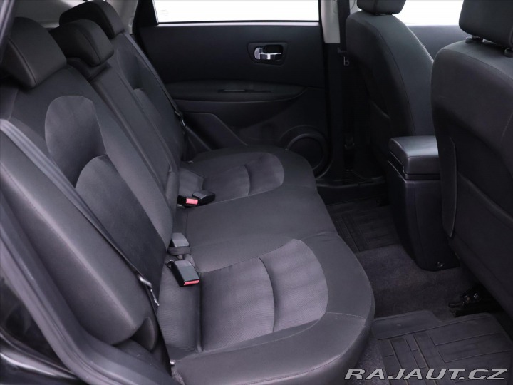 Nissan Qashqai 1,6 i 86kW Acenta CZ 1.M 2012