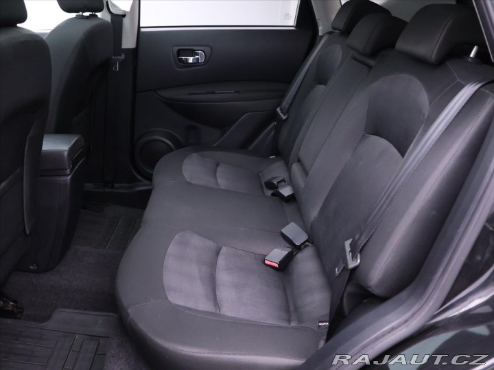 Nissan Qashqai 1,6 i 86kW Acenta CZ 1.M 2012