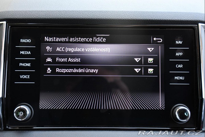 Škoda Karoq 2.0TDi STYLE TAŽNÉ ACC 1. 2021