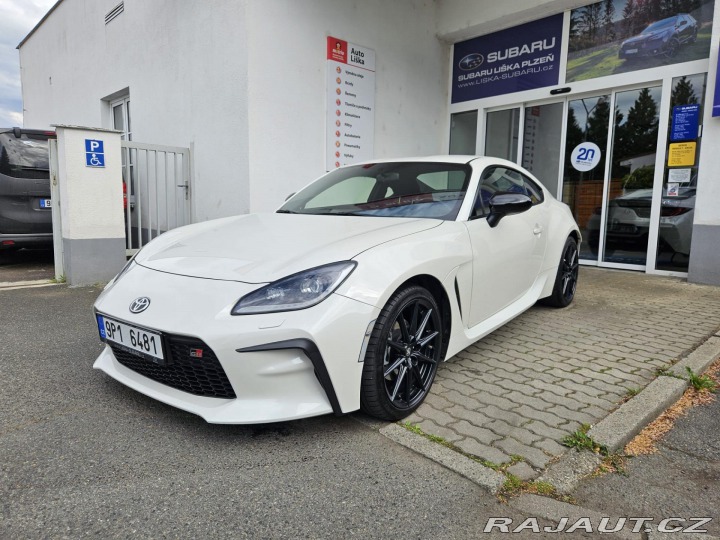 Toyota GR86 2,4 Executive 6 MT 2022