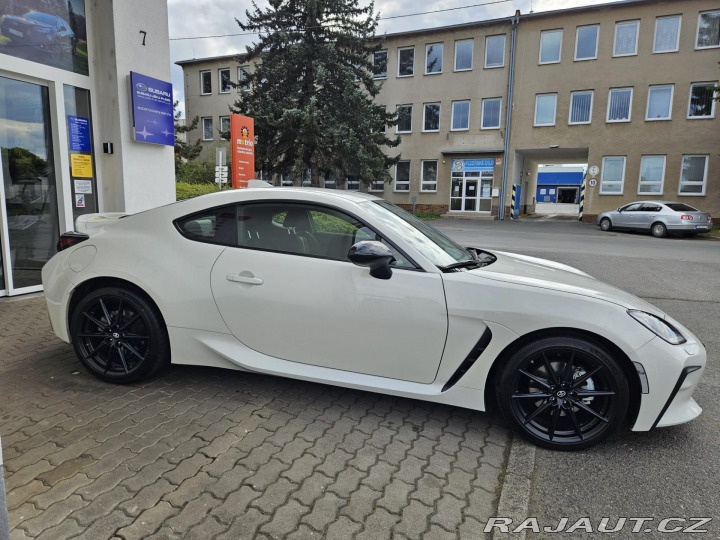 Toyota GR86 2,4 Executive 6 MT 2022
