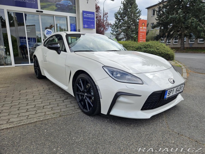Toyota GR86 2,4 Executive 6 MT 2022