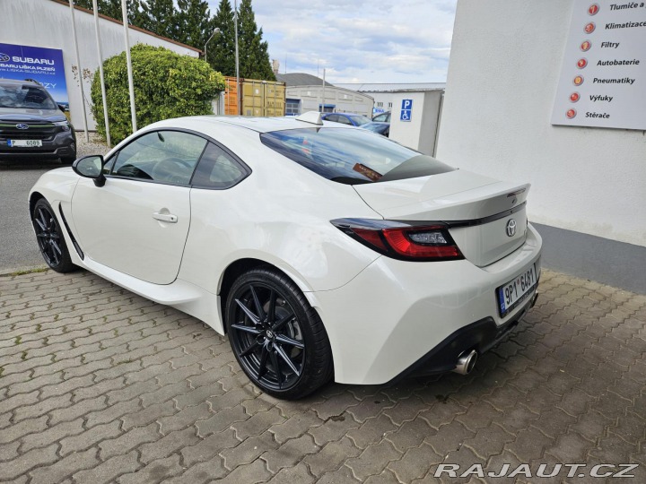 Toyota GR86 2,4 Executive 6 MT 2022