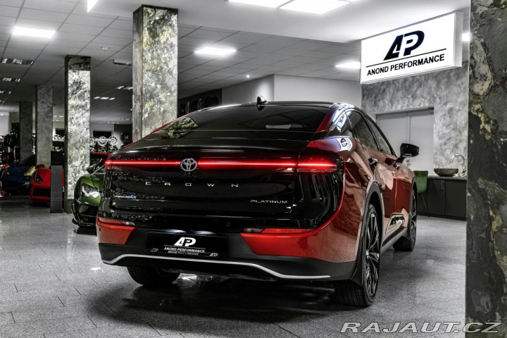 Toyota Crown AWD 2.4 Platinum Hybrid M 2023
