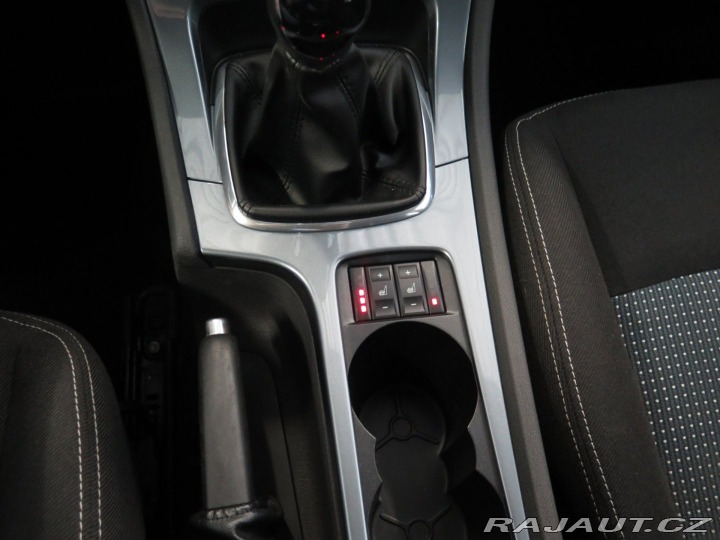 Ford Mondeo 2.0i,navi,klima,výhřev,se 2010