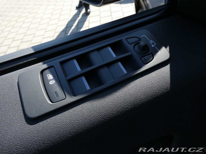 Land Rover Discovery Sport 1,5 Dynamic SE P270e 2025