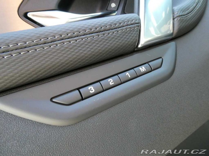 Land Rover Discovery Sport 1,5 Dynamic SE P270e 2025