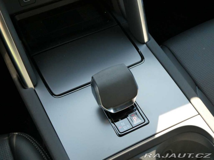 Land Rover Discovery Sport 1,5 Dynamic SE P270e 2025