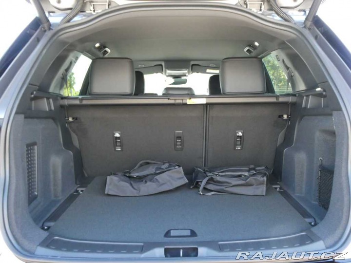 Land Rover Discovery Sport 1,5 Dynamic SE P270e 2025