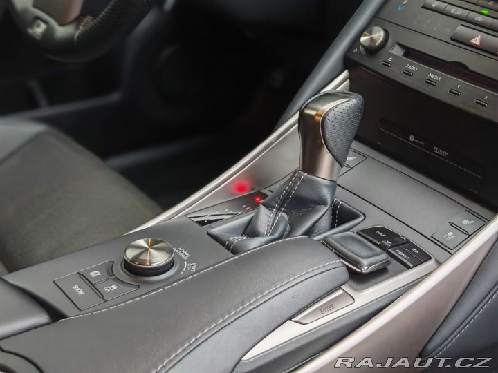 Lexus Ostatní modely IS 300h F-Sport ČR LED 2.majitel 2019