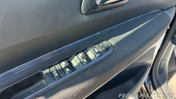 Peugeot 5008 2.0HDi 110kW *Pano*Navi*P 2011