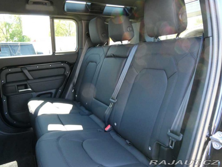 Land Rover Defender 110 2,0 X-Dynamic SE P300 2025