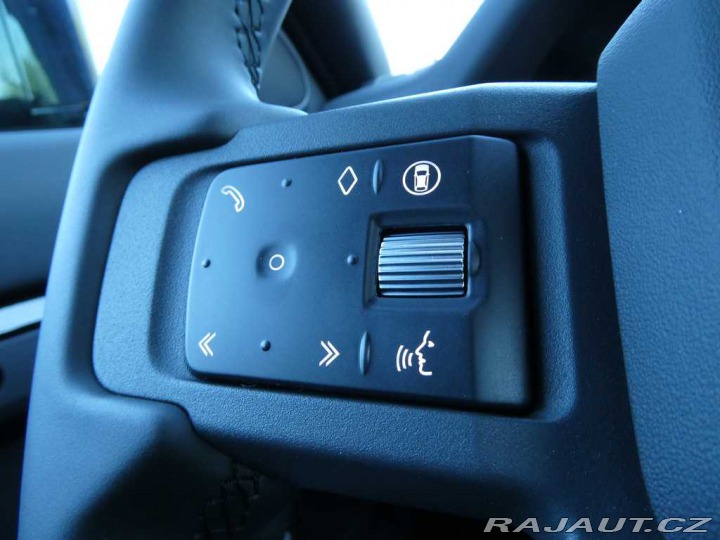 Land Rover Defender 110 2,0 X-Dynamic SE P300 2025