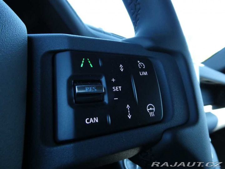 Land Rover Defender 110 2,0 X-Dynamic SE P300 2025