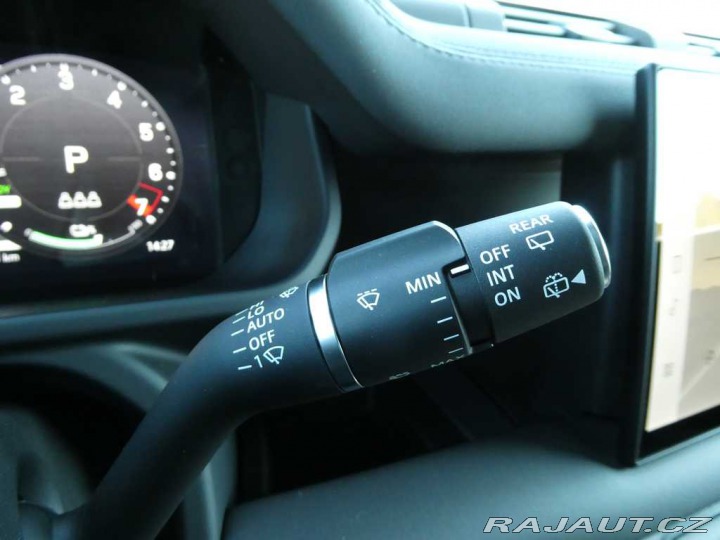 Land Rover Defender 110 2,0 X-Dynamic SE P300 2025