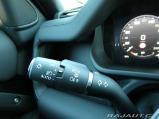 Land Rover Defender 110 2,0 X-Dynamic SE P300 2025