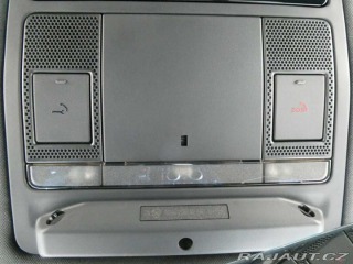 Land Rover Defender 110 2,0 X-Dynamic SE P300 2025