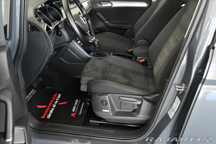 Volkswagen Touran 2,0 TDi 110kW DSG 7míst Z 2021