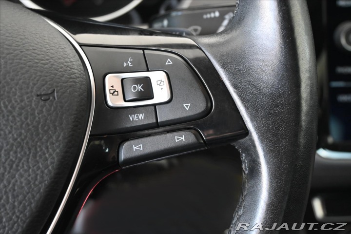 Volkswagen Touran 2,0 TDi 110kW DSG 7míst Z 2021