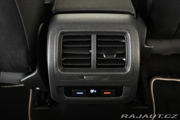 Volkswagen Touran 2,0 TDi 110kW DSG 7míst Z 2021