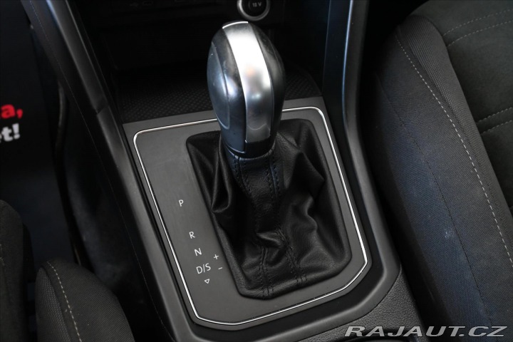 Volkswagen Touran 2,0 TDi 110kW DSG 7míst Z 2021