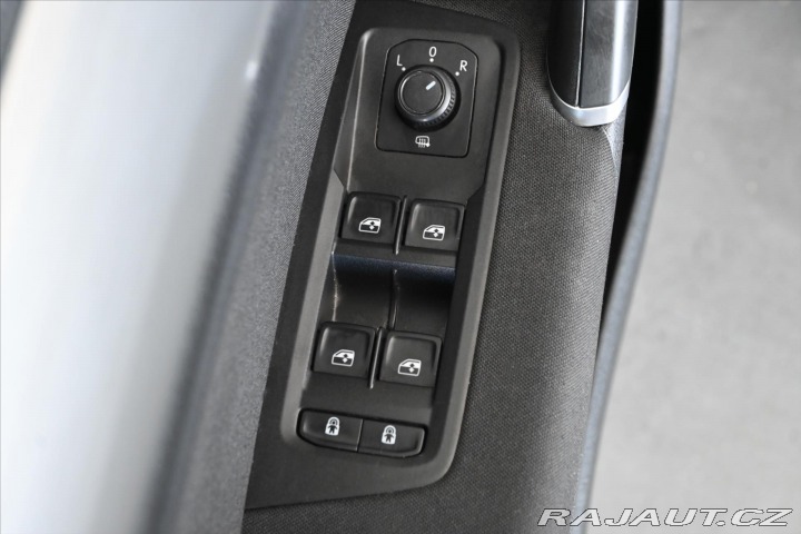 Volkswagen Touran 2,0 TDi 110kW DSG 7míst Z 2021