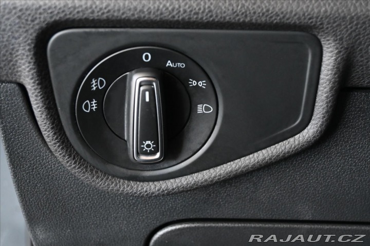 Volkswagen Touran 2,0 TDi 110kW DSG 7míst Z 2021