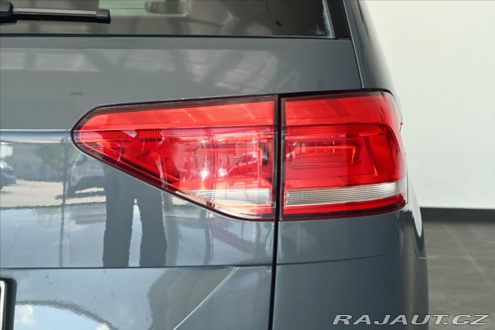 Volkswagen Touran 2,0 TDi 110kW DSG 7míst Z 2021