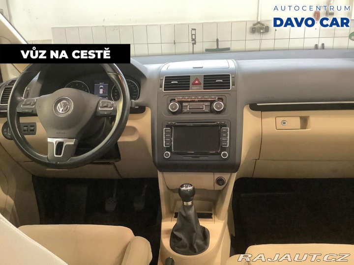 Volkswagen Touran 1,4 TSI Highline LED pano 2011