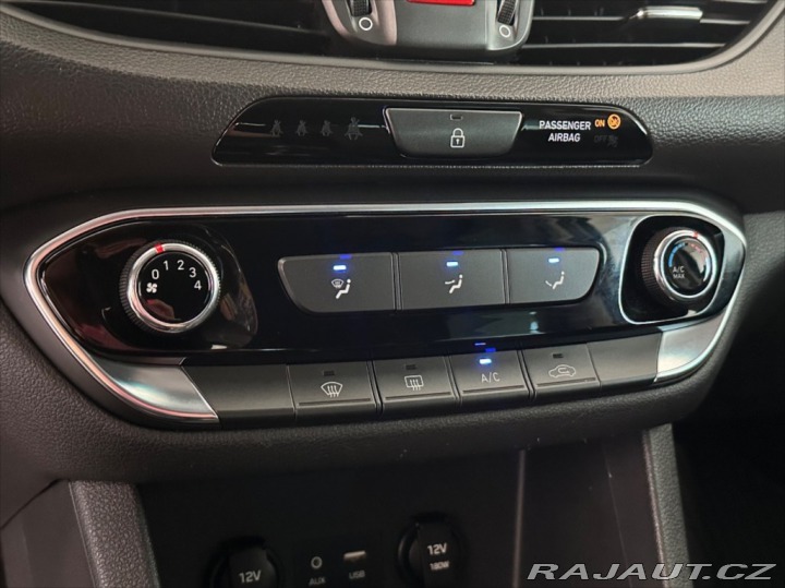 Hyundai i30 1,6 CRDi TRIKOLOR COMFORT 2020