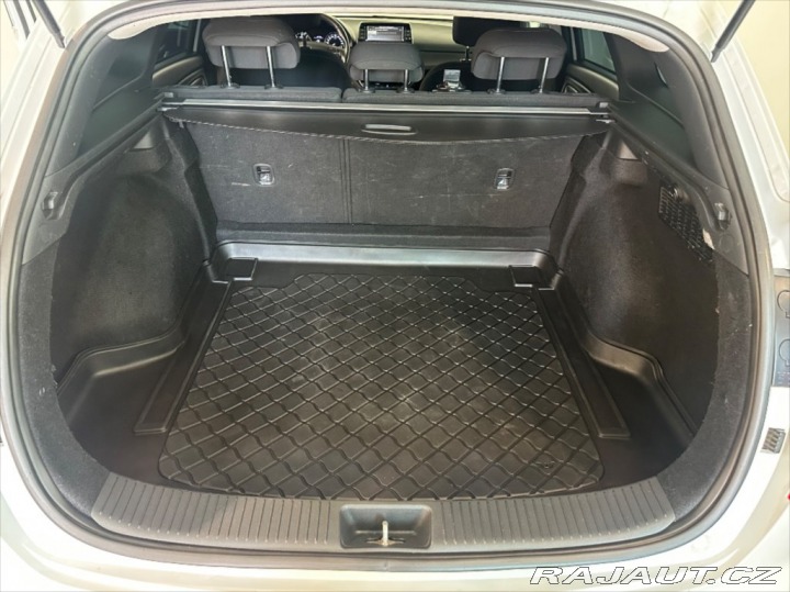 Hyundai i30 1,6 CRDi TRIKOLOR COMFORT 2020