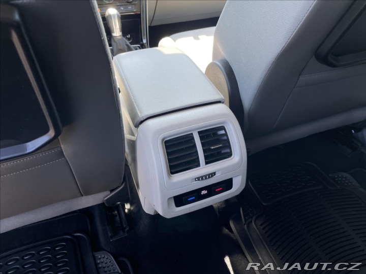 Volkswagen Touran 2,0 TDI 140kW DSG R-Line* 2017