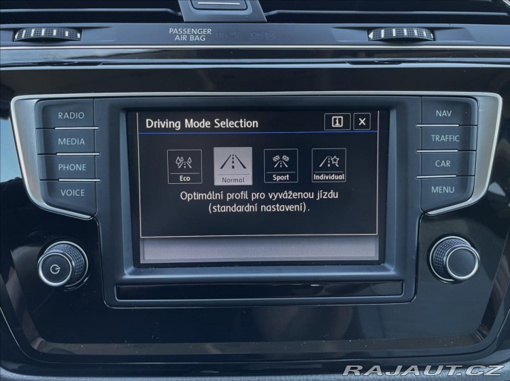 Volkswagen Touran 2,0 TDI 140kW DSG R-Line* 2017