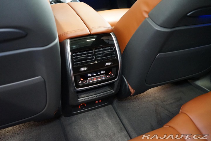 BMW X7 40d xDrive B&W Masáž 2021