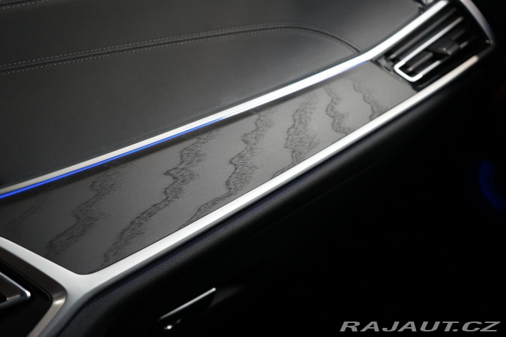 BMW X7 40d xDrive B&W Masáž 2021